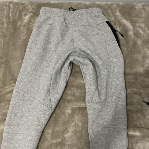 Nike tech pants - Picture 2 of 2